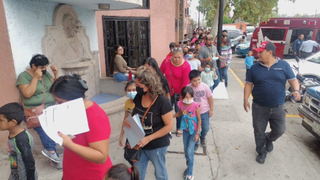 Vacunan a menores de 5 a 11 años