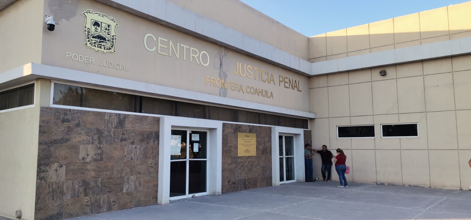 Vinculan a proceso a tres implicados en el millonario desfalco de AHMSA