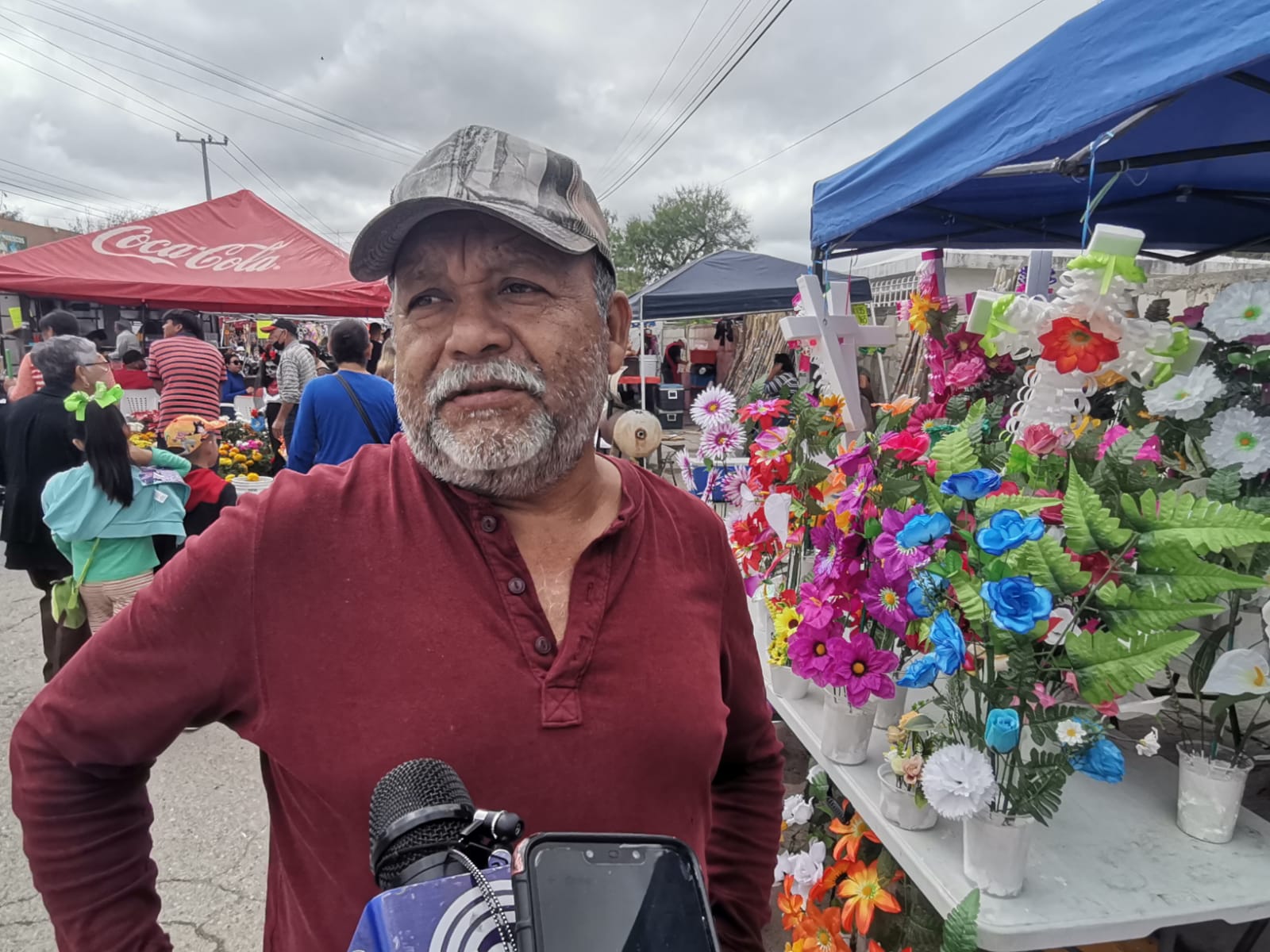Ganan flores artificiales terreno a las naturales