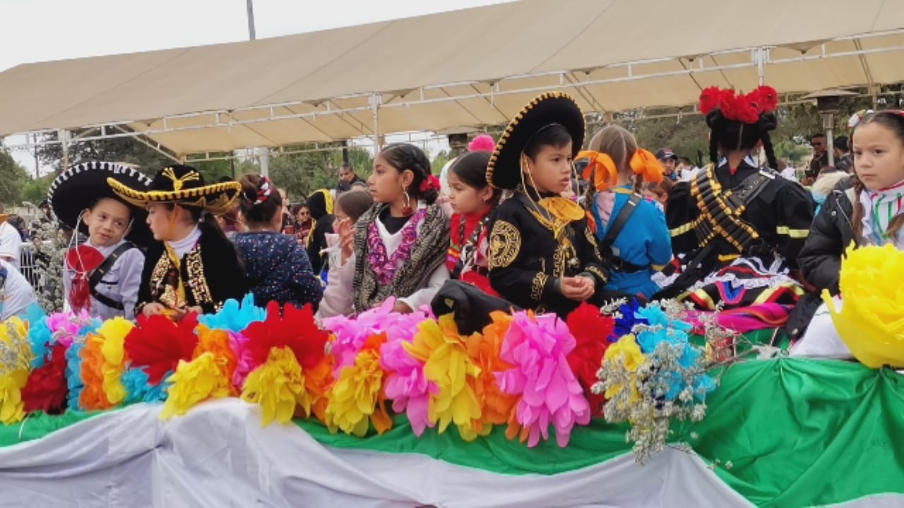 45 Contingentes participaron en el Desfile conmemorativo por el 112 Aniversario de la Revolución Mexicana