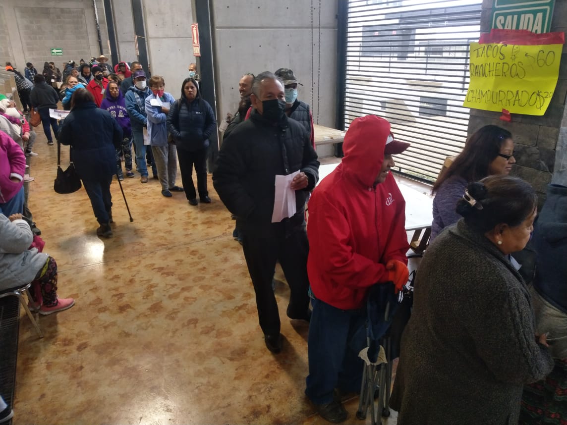 Un calvario, el cobro de pensiones del 65 y más