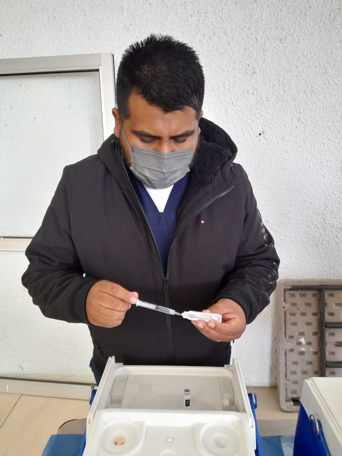 Sigue campaña de vacuna contra la influenza por temporada invernal