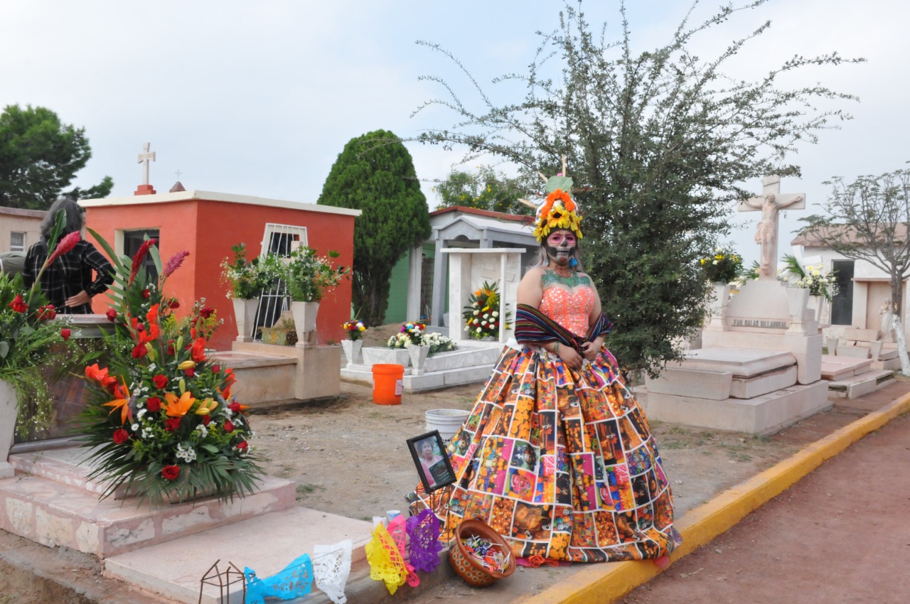 Estiman 30 mil visitantes a panteones de Monclova