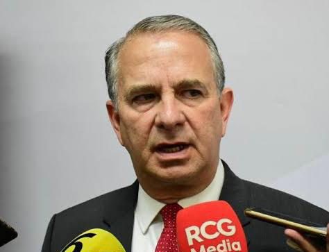 Reportará SE a papás que recojan tarde a sus hijos