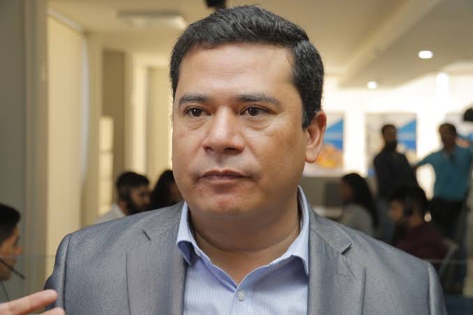 No descarta Reyes Flores sustituir a Armando Guadiana en el Senado