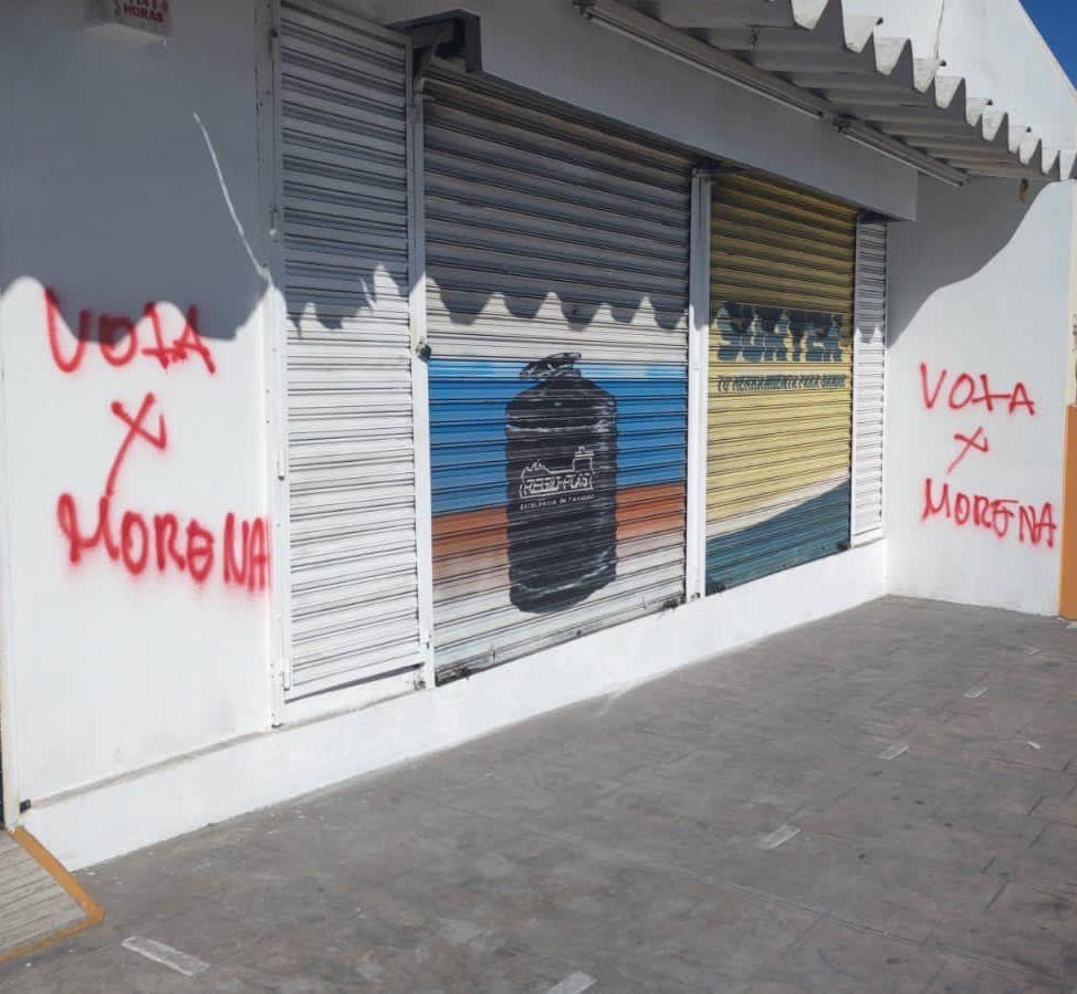 Caos vial, vandalismo y enojo ciudadano deja ilegal marcha de Morena