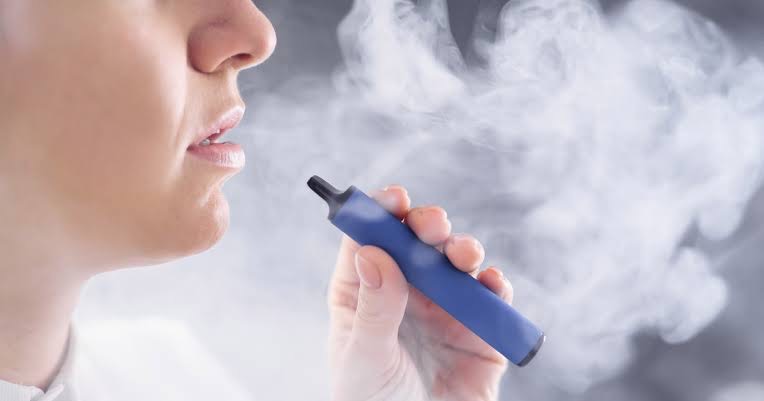 Alerta Regulación Sanitaria por uso de “vapeadores”