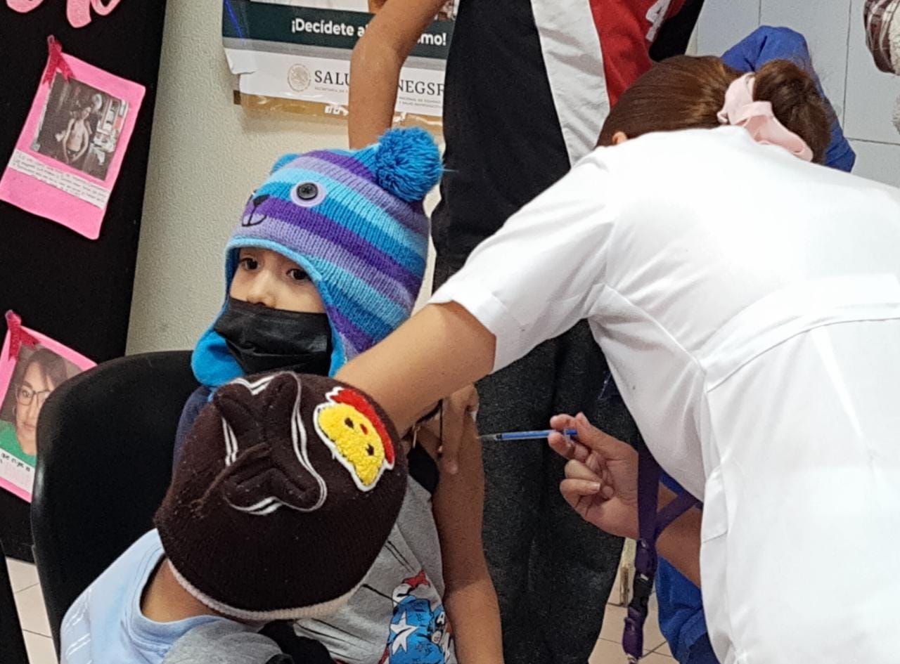 Reportan buena respuesta a vacunación anticovid para niños de 5 a 11 años