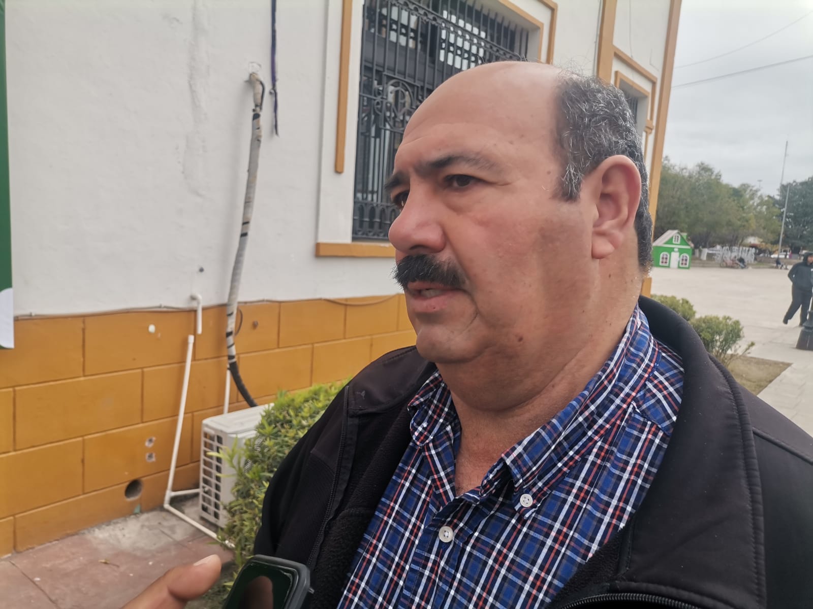 Regularán tarifas de taxistas en Sabinas para evitar cobros excesivos