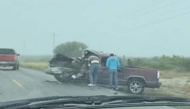 Fuerte accidente en carretera federal 57 tramo Nueva Rosita – Allende, hay personas prensadas