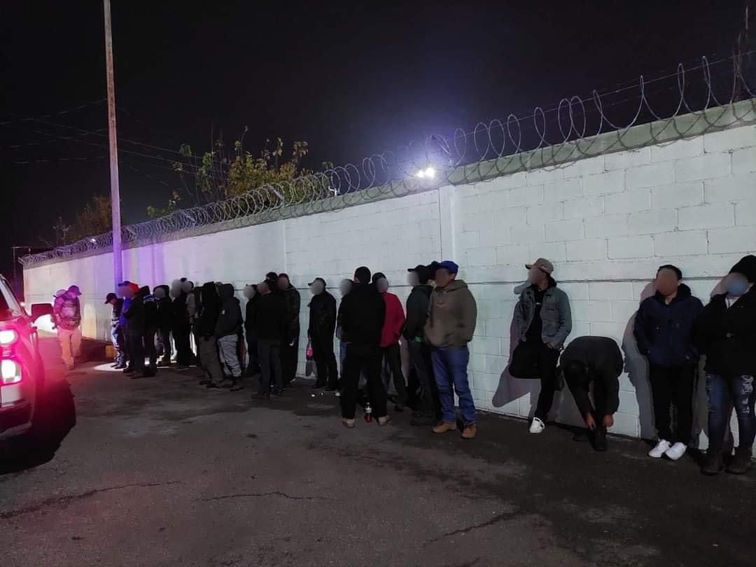 Aseguran a 40 migrantes