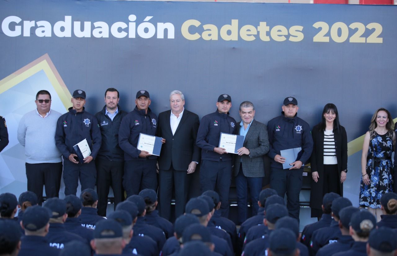 Se gradúan cadetes de la Academia de Policía de Saltillo, entrega MARS 10 patrullas