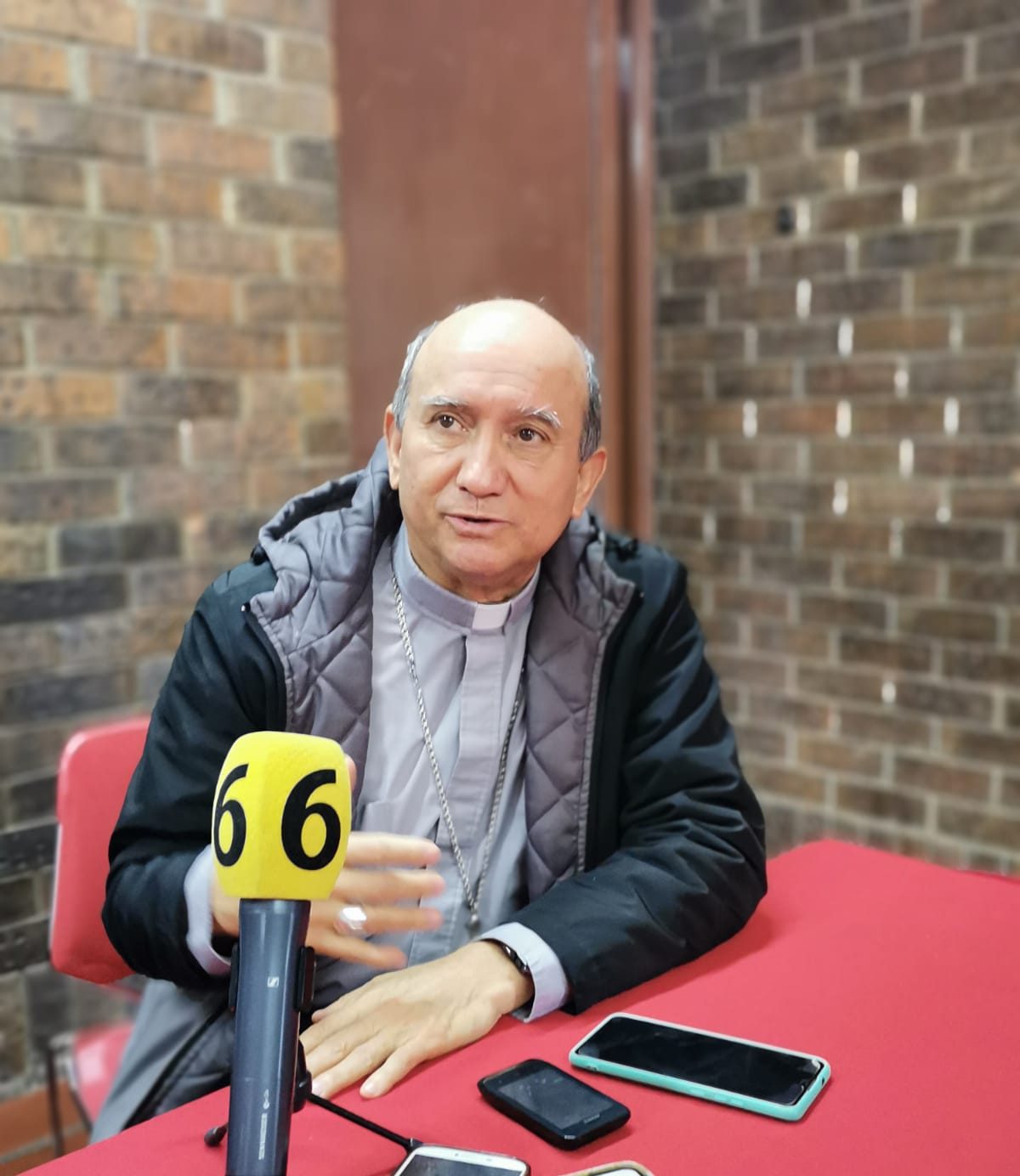 Señala obispo de Juárez nulo apoyo federal a migrantes