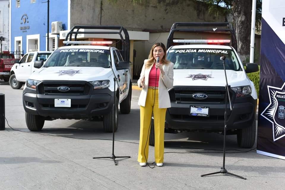 Rinde Tania Flores su primer informe de gobierno