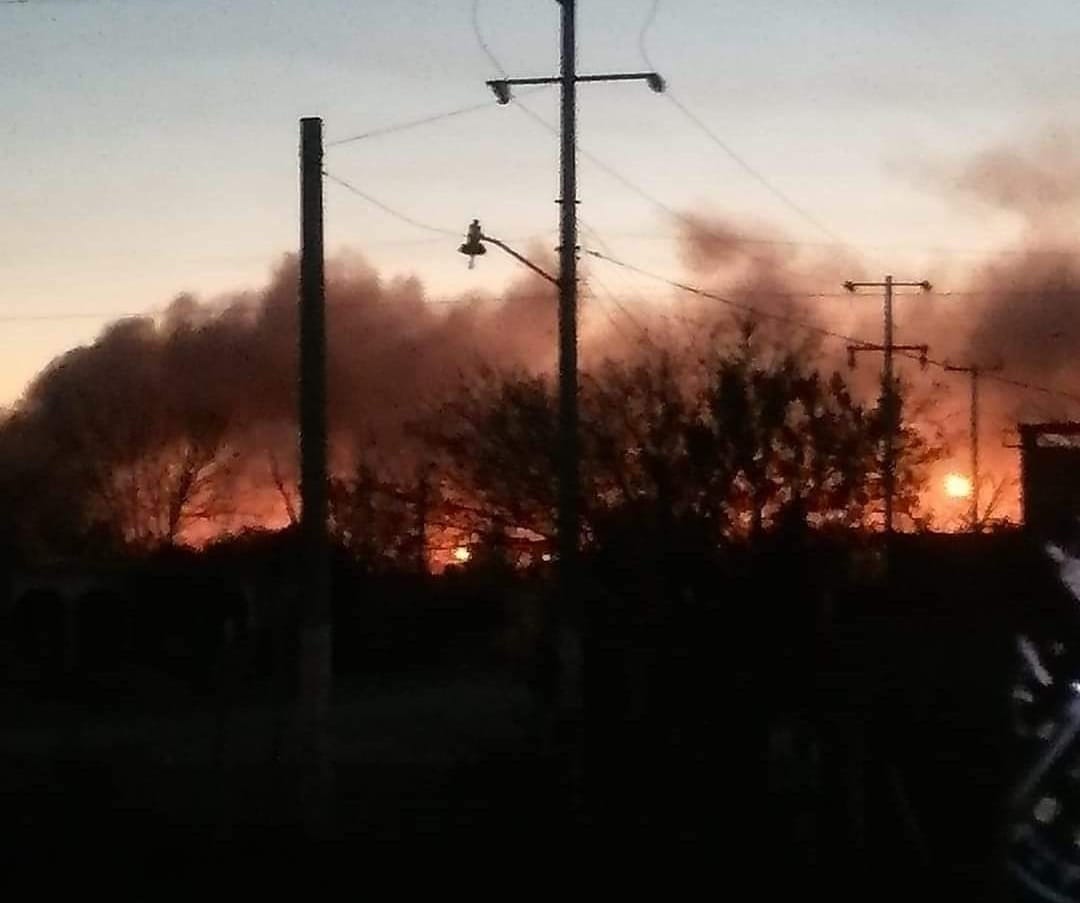 Piromanos sacan de quicio a Protección Civil en Palaú, incendian basurero
