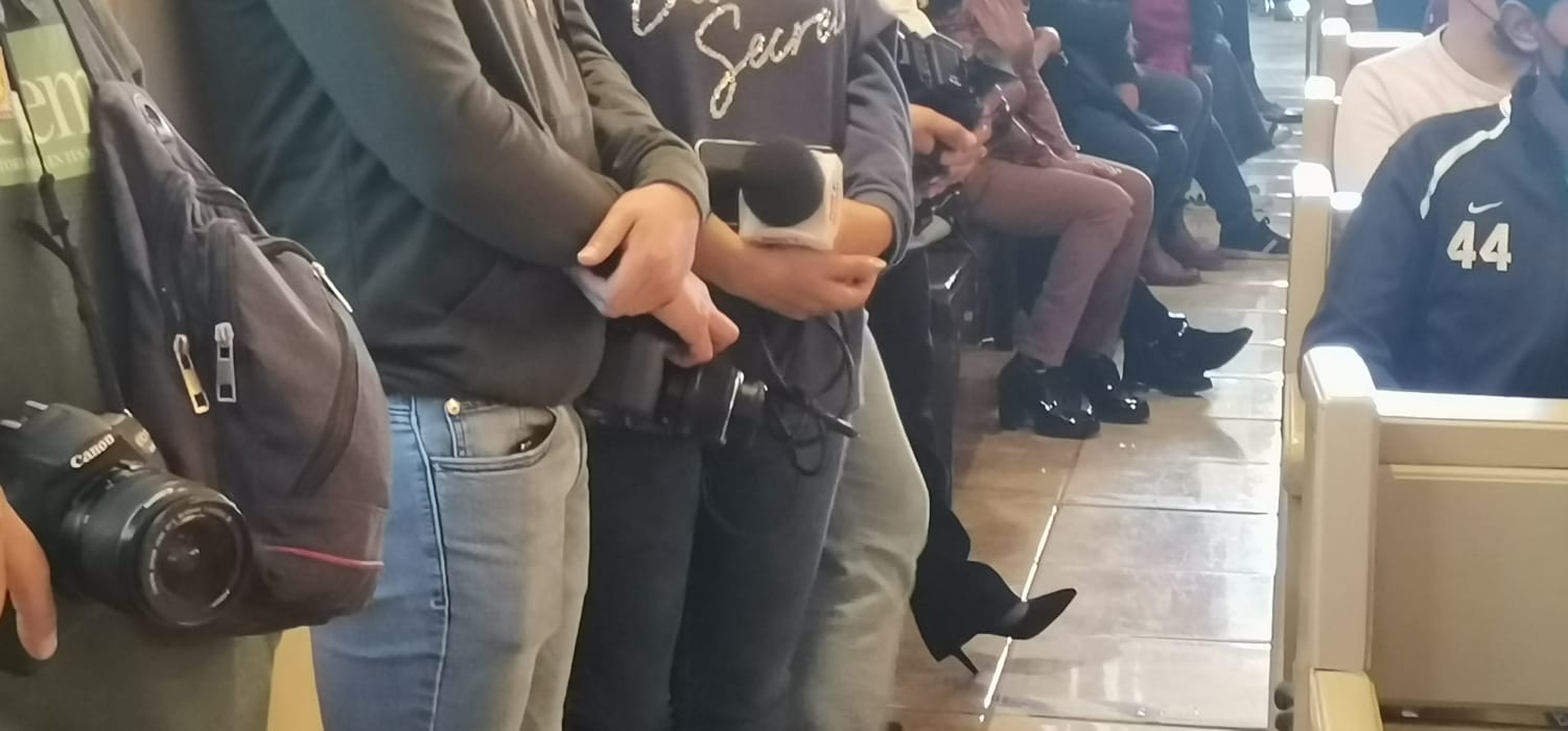 Bendicen labor de periodistas