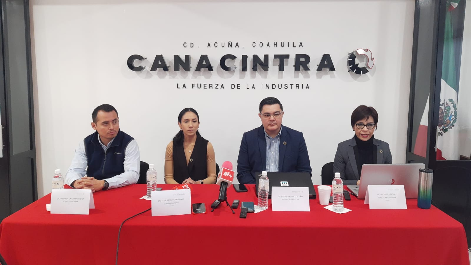 Presenta CANACINTRA nuevo presidente en Acuña