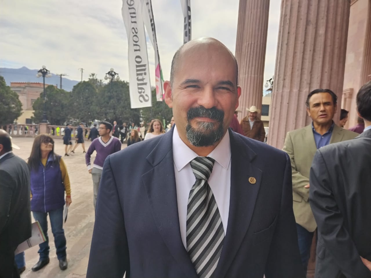 Podrían trabajadores de zona centro tener cajones de estacionamiento sin costo