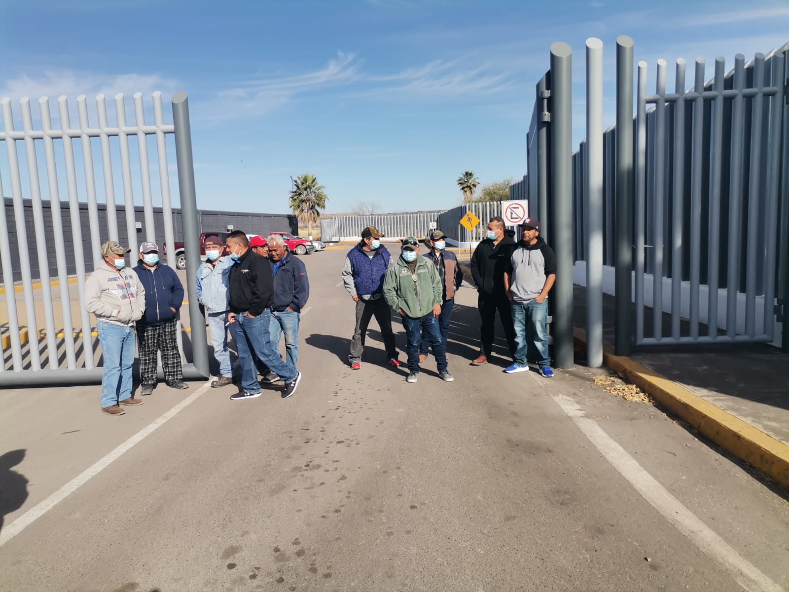 Ex trabajadores de mina VII de Minosa tomaron oficinas en protesta por falta de pago