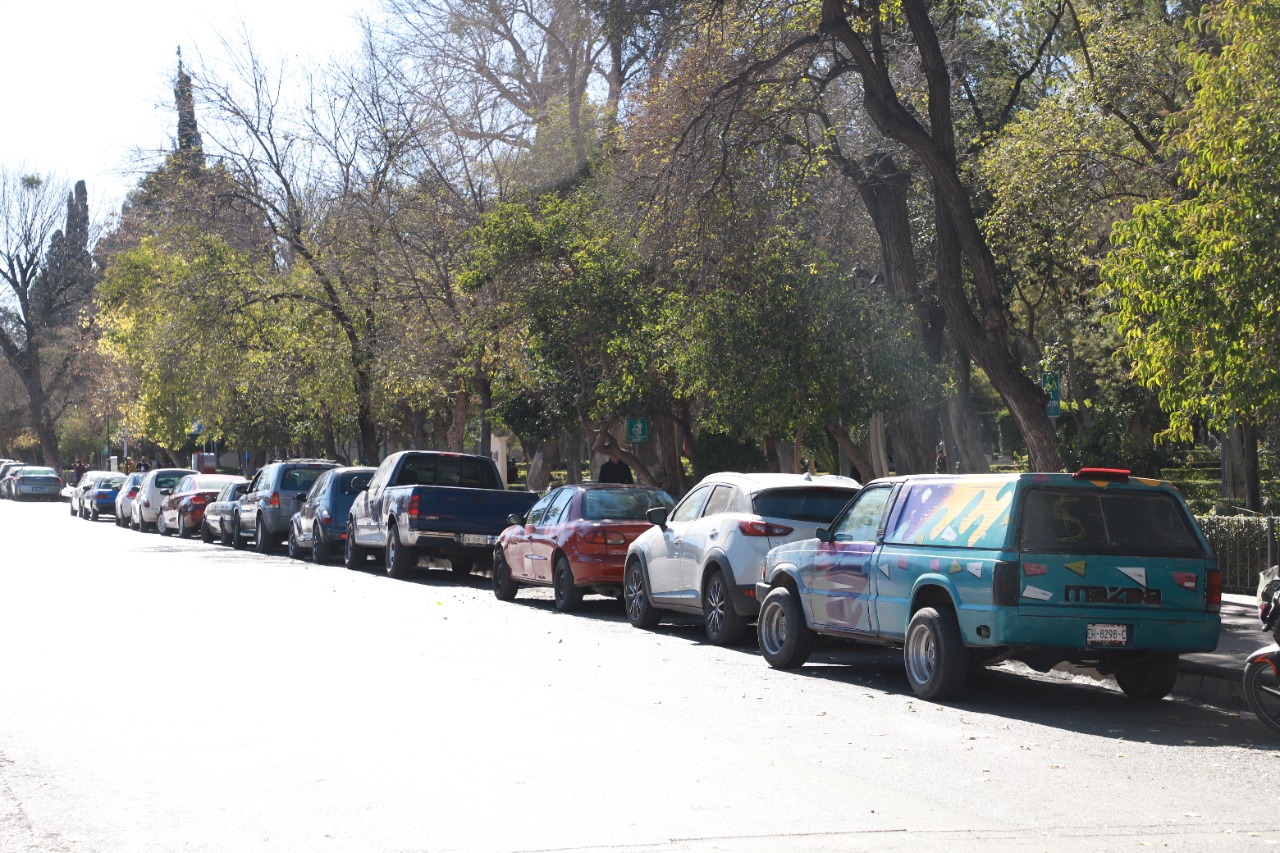 Designa Municipio zonas sin cobro de parquímetros para docentes y empleados