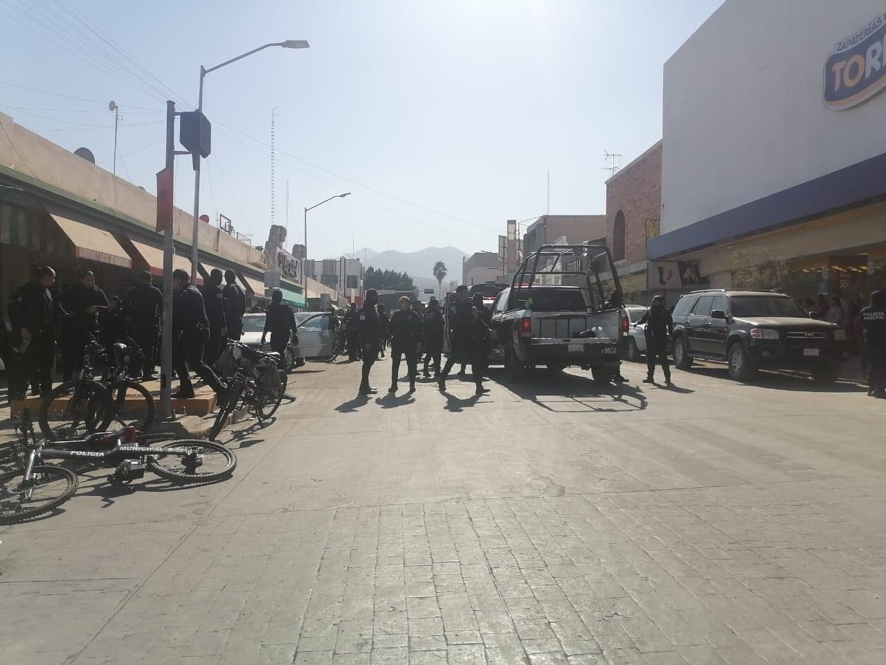 Hieren delincuentes a policías municipales en Torreón