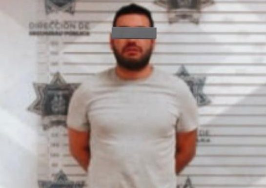 Detienen a sujeto por hacer disparos a la fachada de un bar