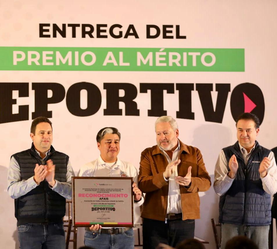 Entrega Chema Fraustro el Premio al Mérito Deportivo