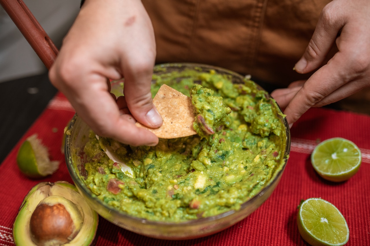 Prevén aumento en demanda de aguacate procesado durante Super Bowl