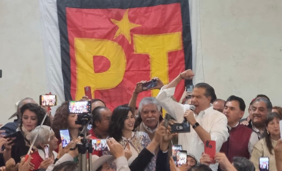 Abandonan simpatizantes morenistas a Ricardo Mejía Berdeja