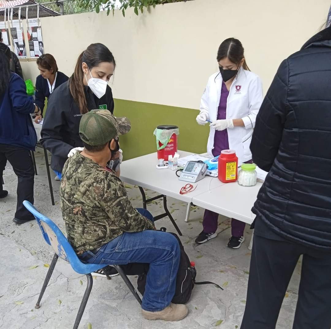 Ofrecen apoyo a migrantes en su paso por la frontera