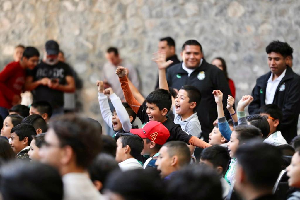 Continúa Chema Fraustro apoyo al deporte