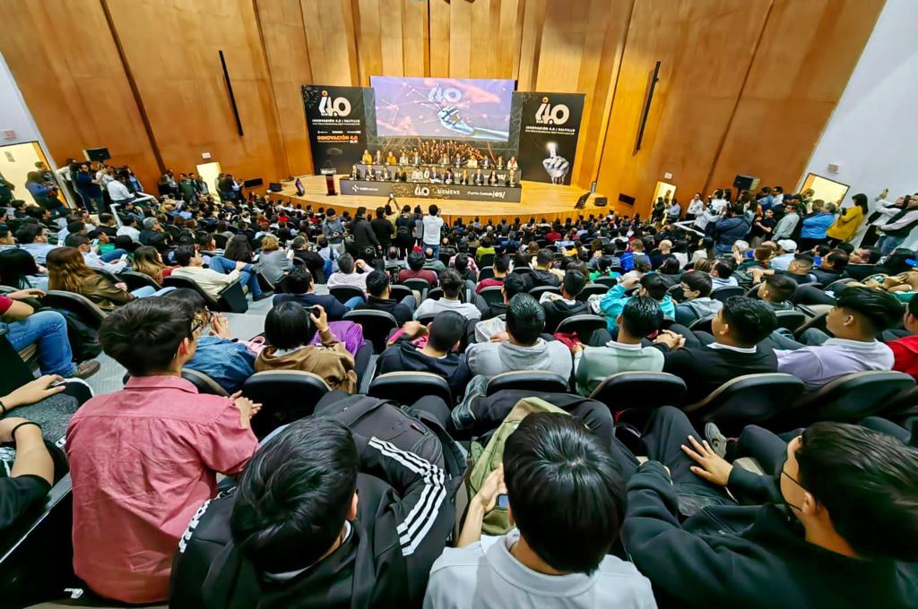 Inaugura Chema Fraustro evento Innovación 4.0 Saltillo