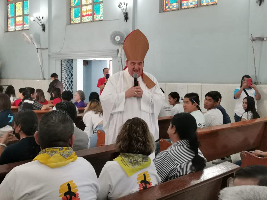 Bendice obispo de Saltillo a jóvenes misioneros