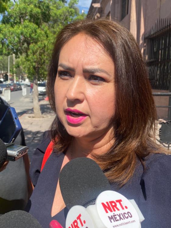 Exhibe diputada del PAN corrupción de 4T