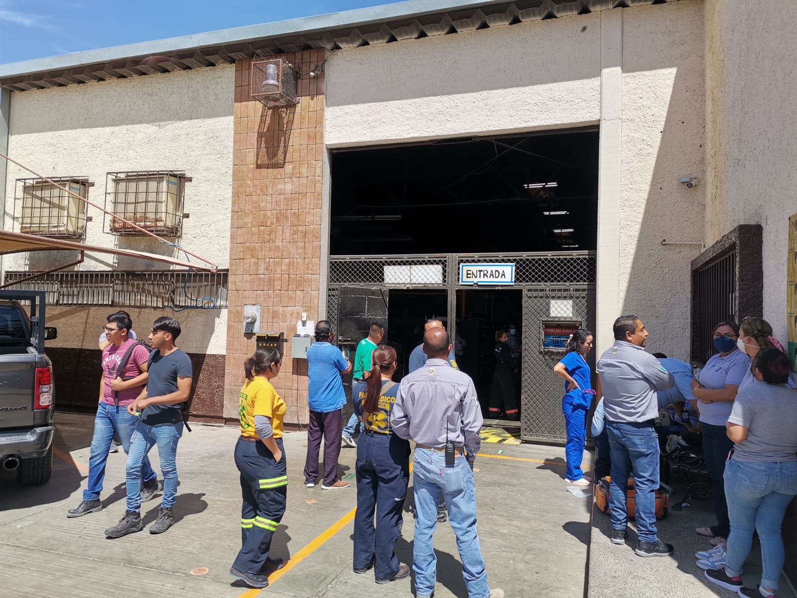 Evacuan a 280 trabajadores por incendio de empresa en Torreón