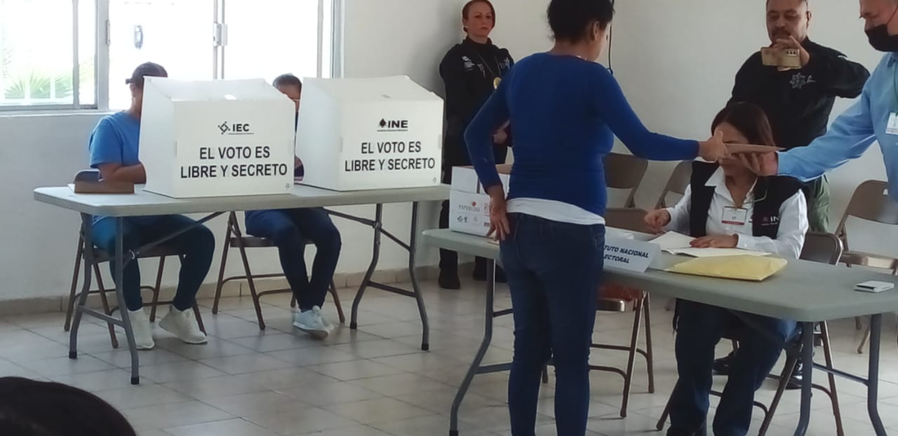 Votan mujeres reclusas del Cereso Femenil
