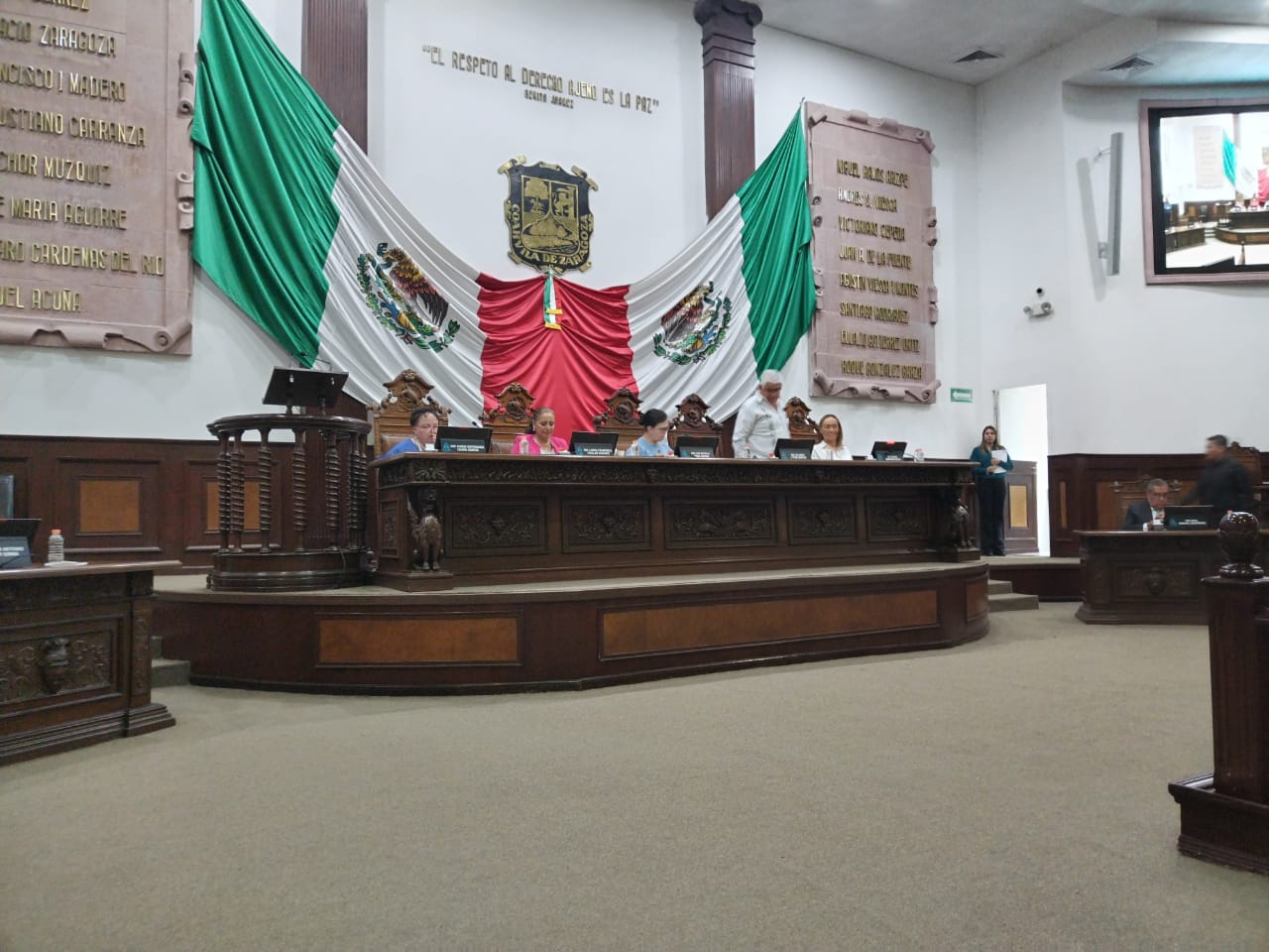 Ya se puede ser diputado local a los 18 años