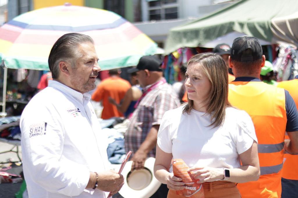 Invita a las mujeres a darles su voto de confianza