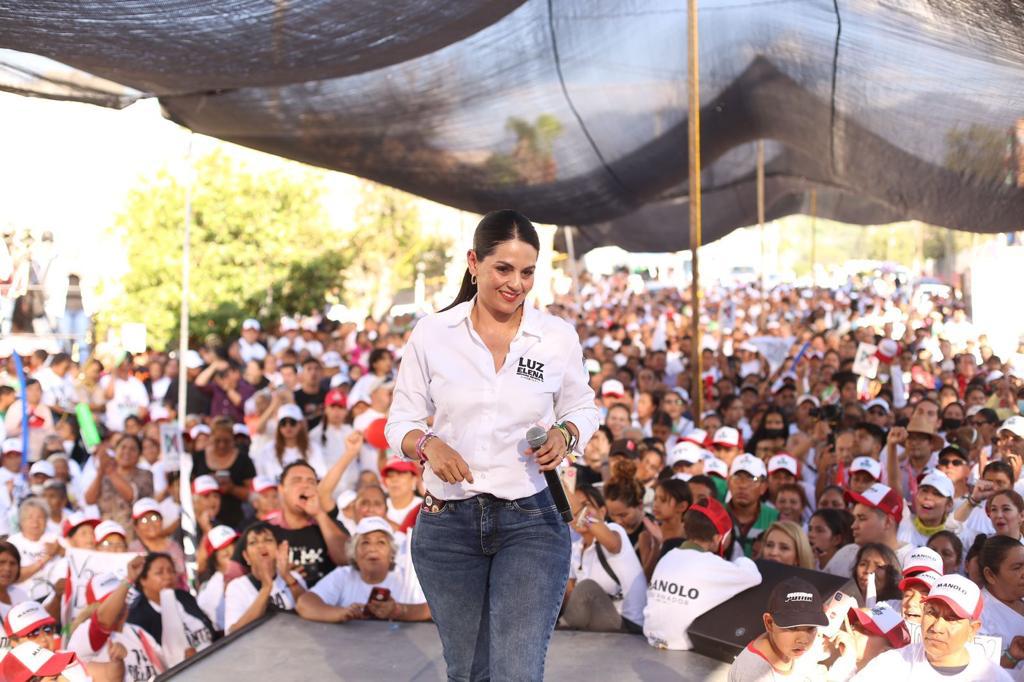 Van Luz Elena y Manolo por mejores condiciones para las familias del distrito 13