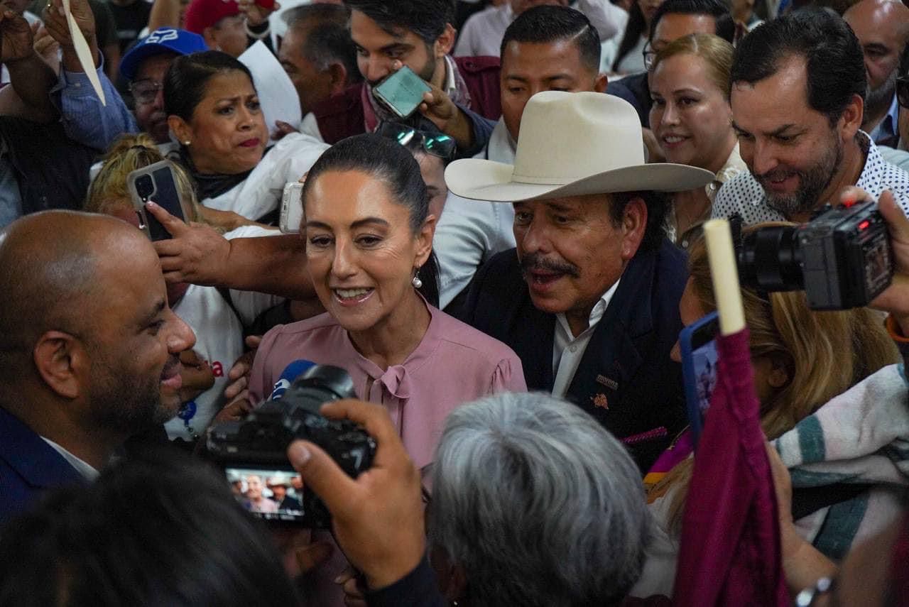 Visita Sheinbaum la Laguna; evita hablar de giras por el país