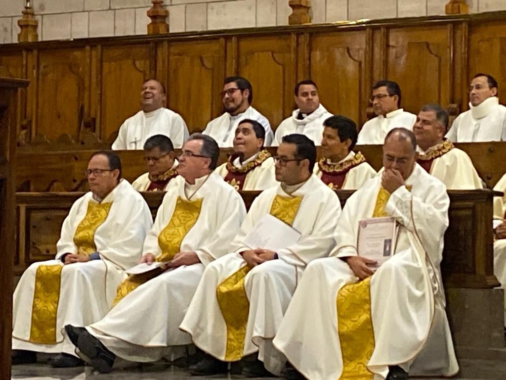 Celebran sacerdotes Bodas de Plata