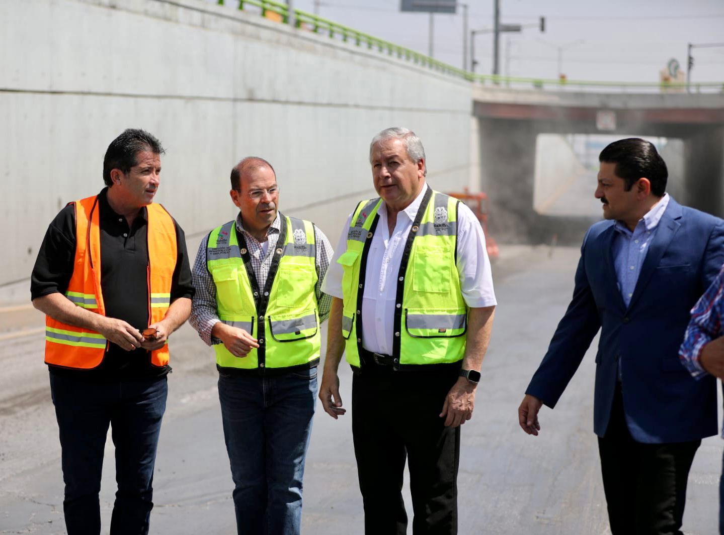 Inician recarpeteo en LEA; supervisa Chema Fraustro trabajos