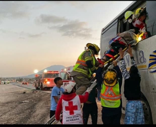 Carreterazo en la Saltillo-Zacatecas; 8 muertos y 30 heridos