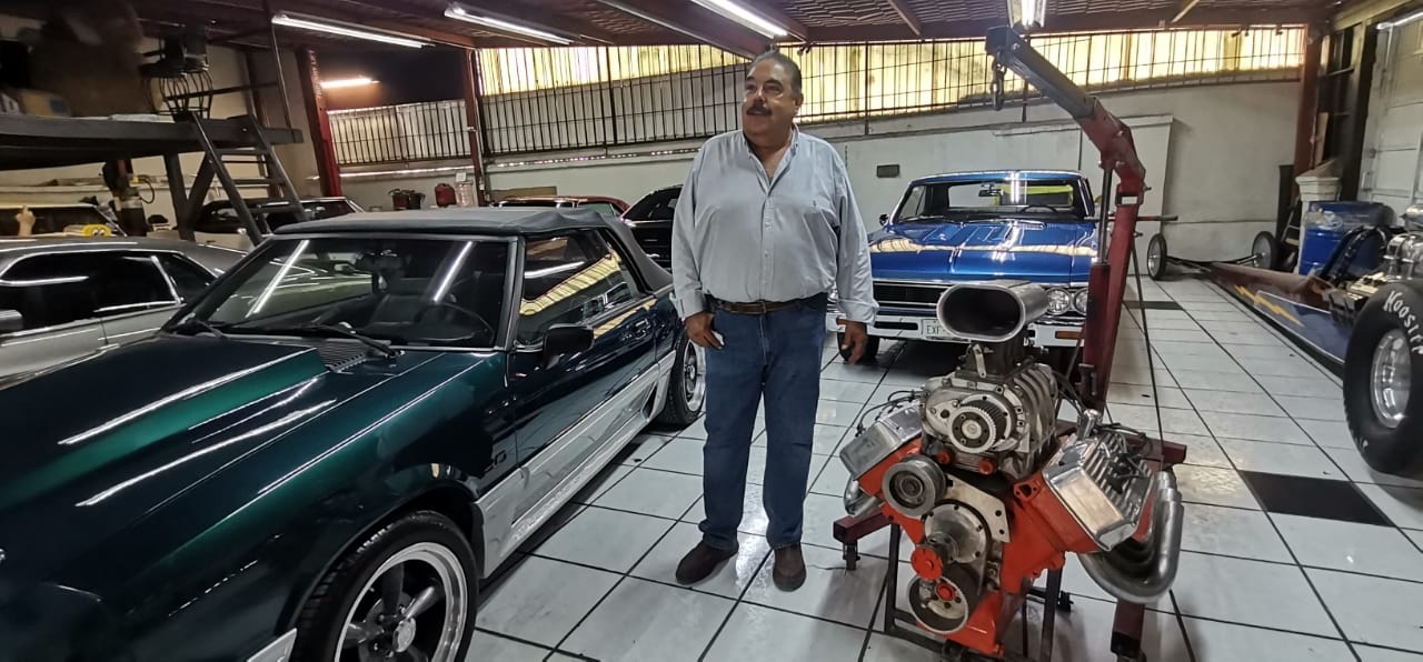 Eduardo Ramos: 48 años coleccionando autos clásicos