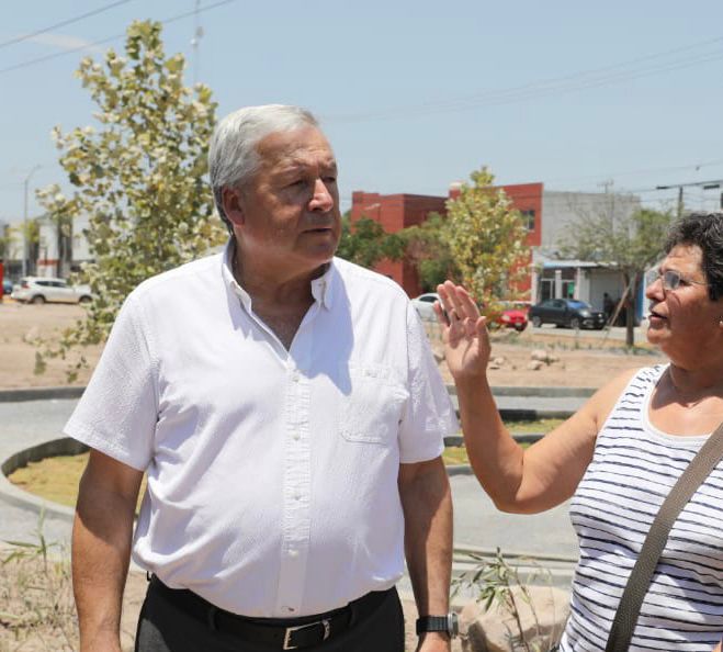 Prepara Municipio ambicioso programa de mantenimiento en plazas públicas: Chema