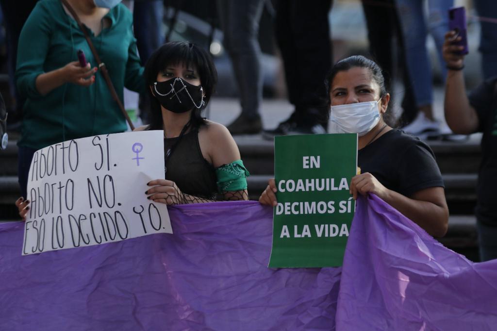 Abortos, ni en IMSS ni ISSSTE