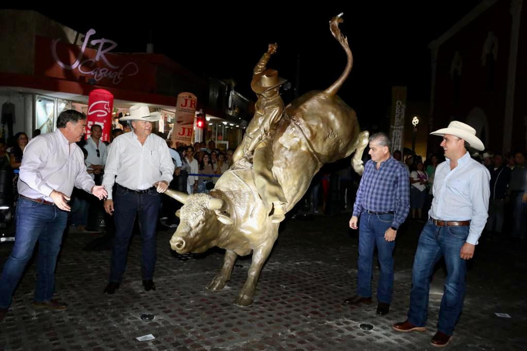 Inauguran Riquelme, Manolo y Chema Fraustro el Paseo Capital