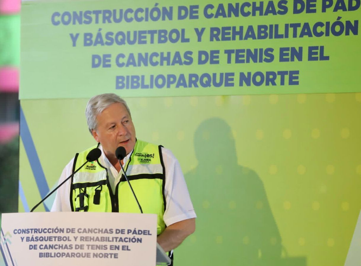 Avanza el Maratón de Obras; Continúa construcción de las canchas de pádel: Chema Fraustro