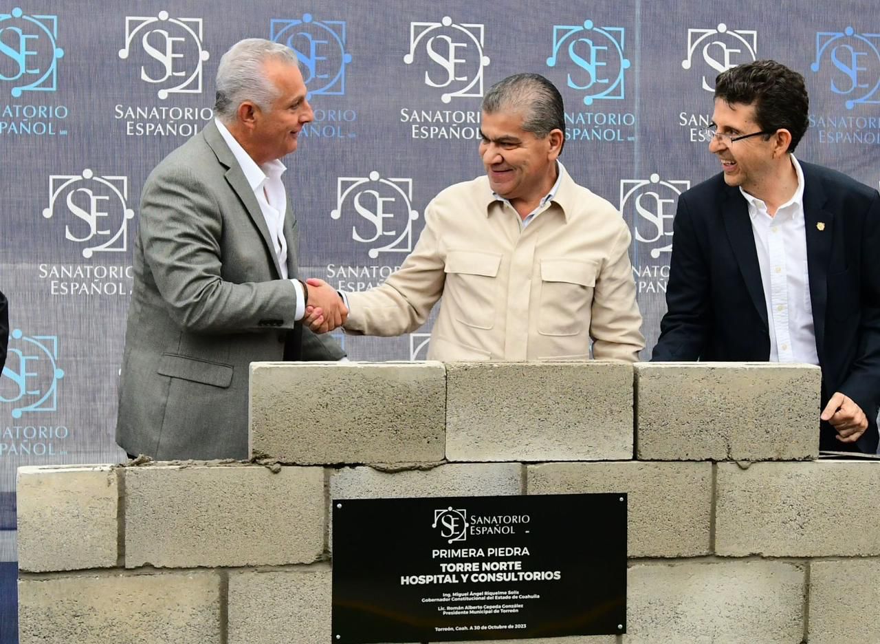 Coloca MARS primera piedra del hospital y torre de consultorios del Sanatorio Español