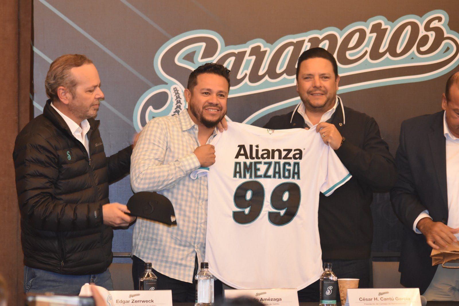 Presentan a nuevo manager de Saraperos 